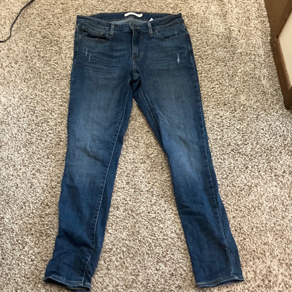 Levi Womens 711 skinny jean